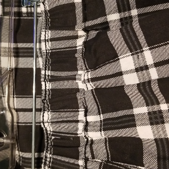 Almost Famous Joggers size M - Picture 6 of 6